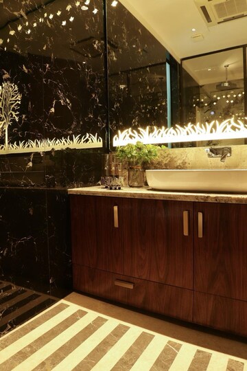  3 BHK Builder Floor at Dlf Phase ii – for Sale
