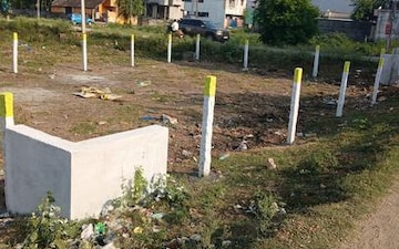 Plot For Sale in Laxmi Nagar