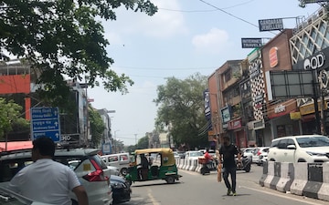 Showroom For Rent in Lajpat Nagar ii