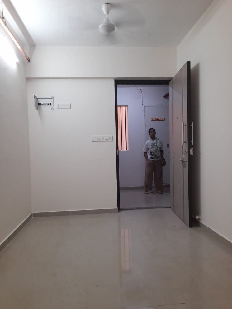 Room, satellite-tower 1 Bedroom 390 Sq.Ft. Apartment In Goregaon East Mumbai 8724157