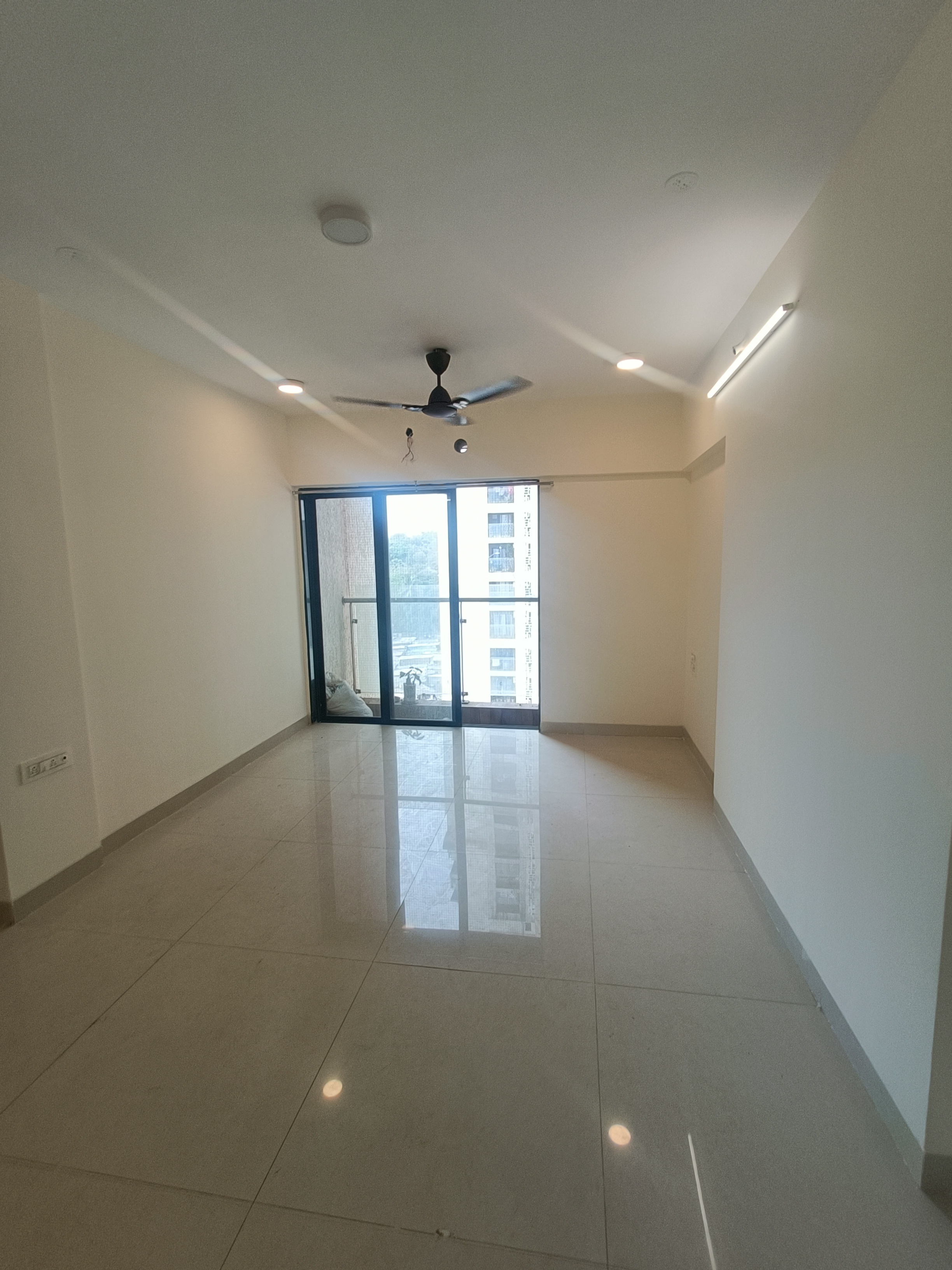 2 BHK Apartment For Rent in Hubtown Hillcrest