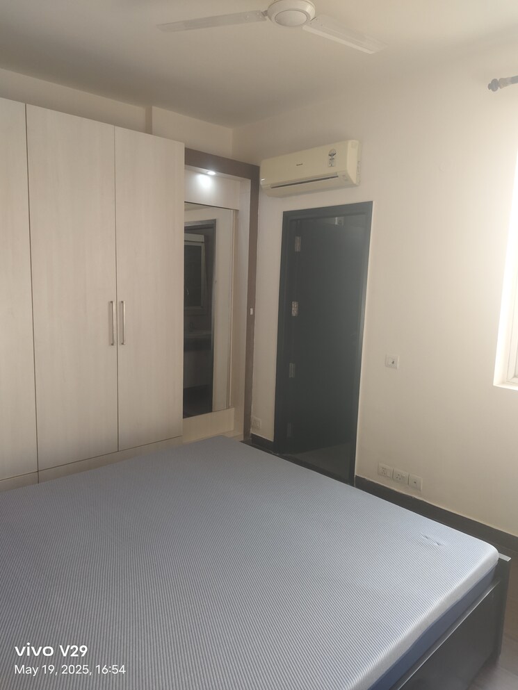 Room, airport-apartments 3 Bedroom 2100 Sq.Ft. Apartment In Sector 47 Gurgaon 8724234