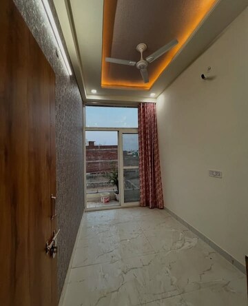 Kitchen in 2.5 BHK Builder Floor at Sector 37 – for Rent