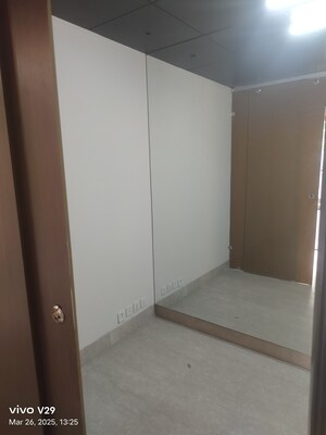 Room in 5 BHK Penthouse at Salcon The Verandas, Sector 54 – for Sale