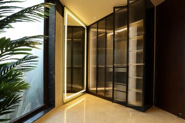 Bathroom in 3 BHK Builder Floor at Dlf Phase ii – for Sale