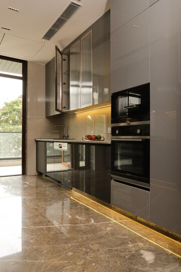 Kitchen in 3 BHK Builder Floor at Dlf Phase ii – for Sale