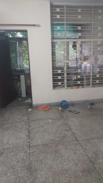 Building Lobby in 3.5 BHK Apartment at Mayur Vihar – for Rent