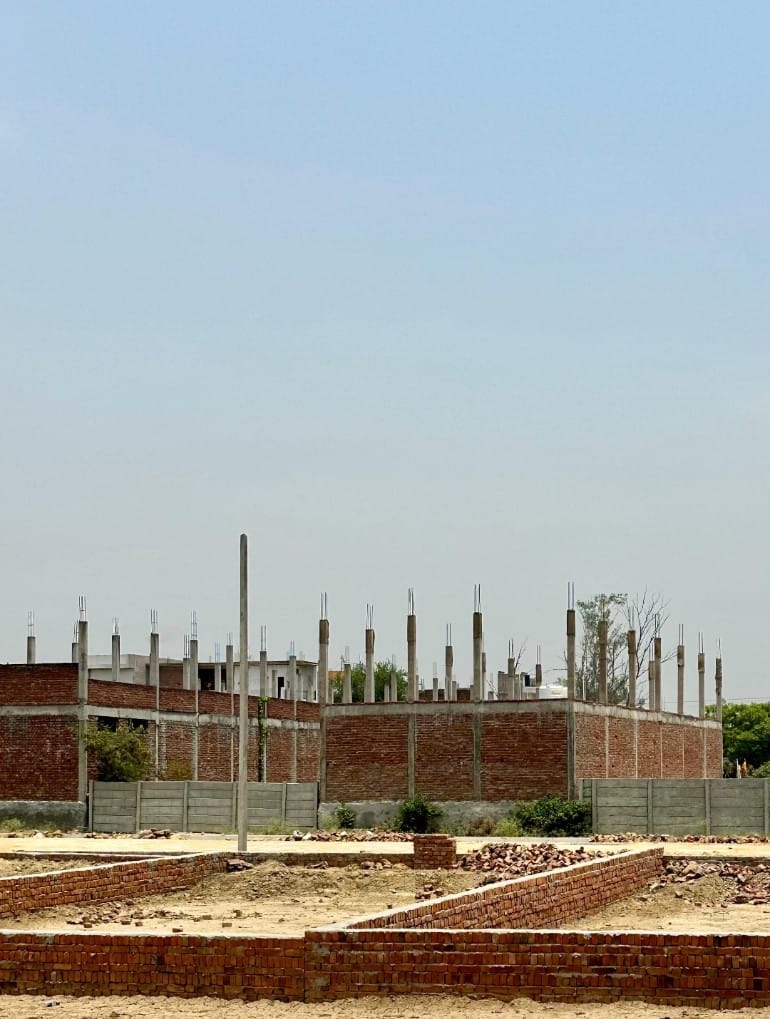 Plot For Sale in Bbd University Goyal Faiz