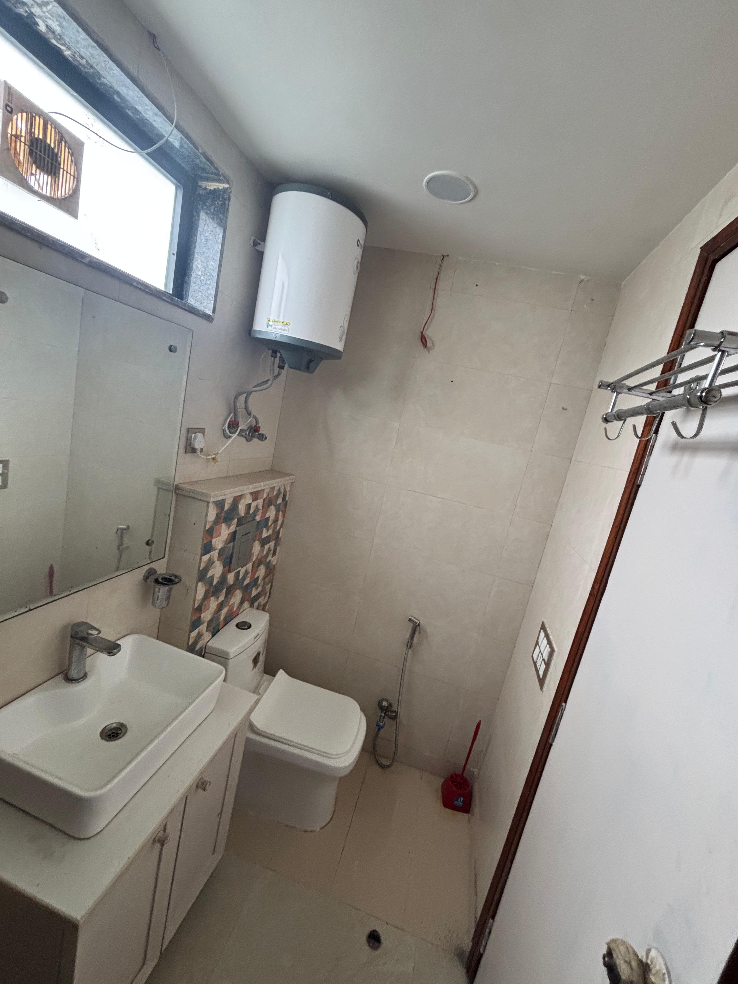 1 RkBuilder Floor For Rent in Lajpat Nagar II