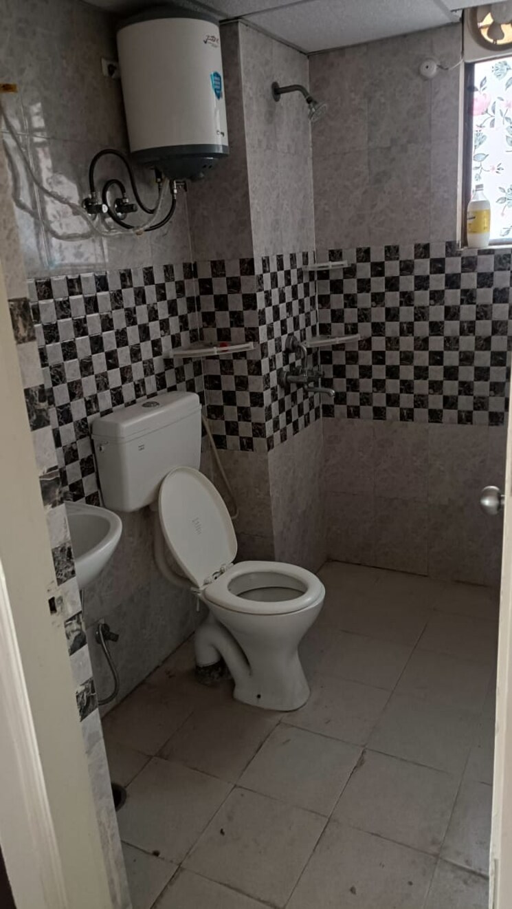 Bathroom, signature-global-synera 2 Bedroom 598 Sq.Ft. Apartment In Sector 81 Gurgaon 8724360