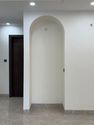 Room in 4 BHK Builder Floor at Sector 16 – for Sale