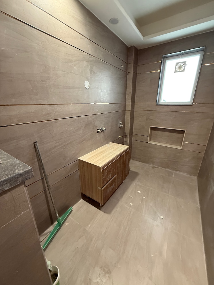 Attached Bathroom, sector 16 4 Bedroom 350 Sq.Yd. Builder Floor In Sector 16 Faridabad 8724372