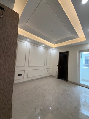 Room in 4 BHK Builder Floor at Sector 16 – for Sale