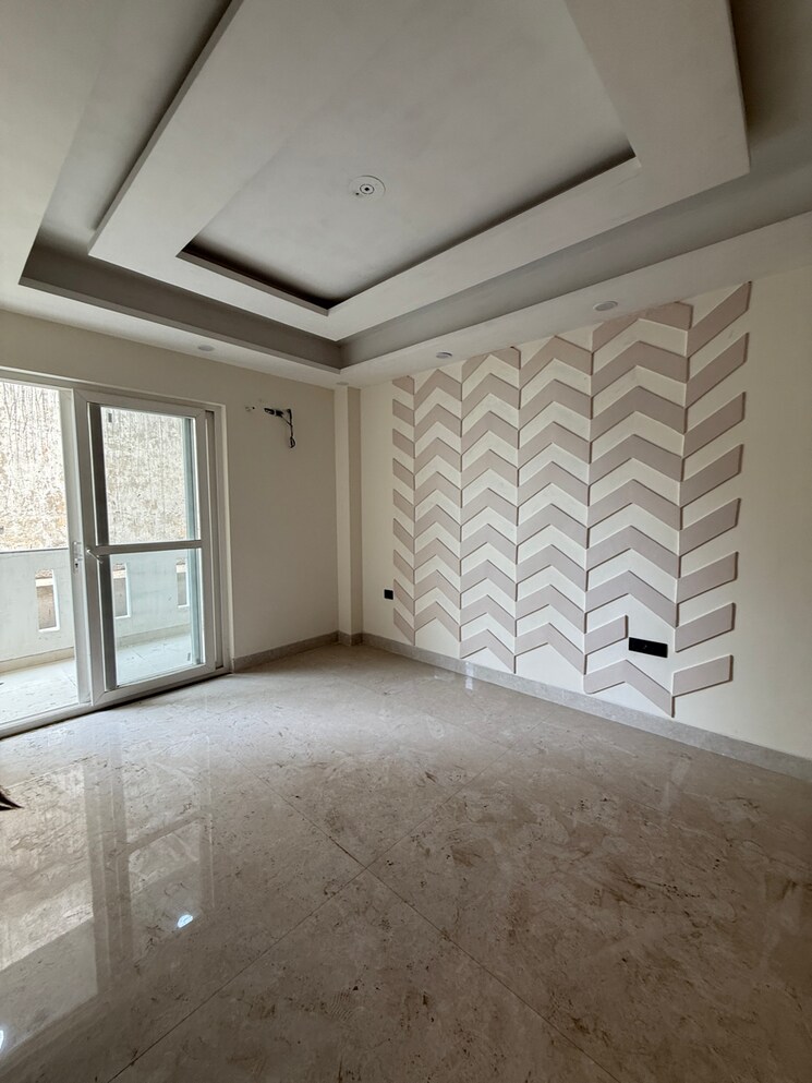 Room, sector 16 4 Bedroom 350 Sq.Yd. Builder Floor In Sector 16 Faridabad 8724372