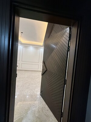 Room in 4 BHK Builder Floor at Sector 16 – for Sale