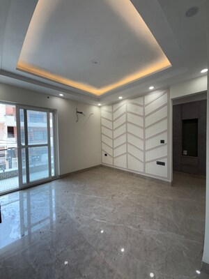 Room in 4 BHK Builder Floor at Sector 16 – for Sale