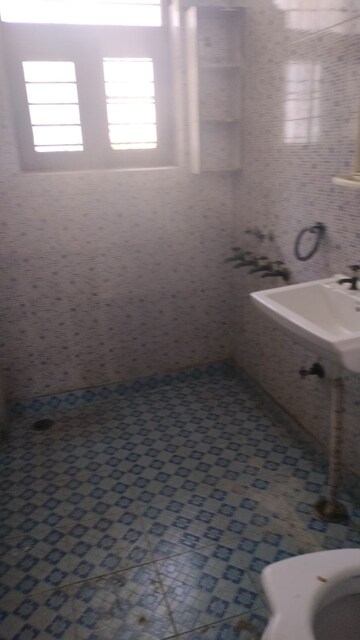 Bathroom in 1 RK Builder Floor at Sector 11 – for Rent