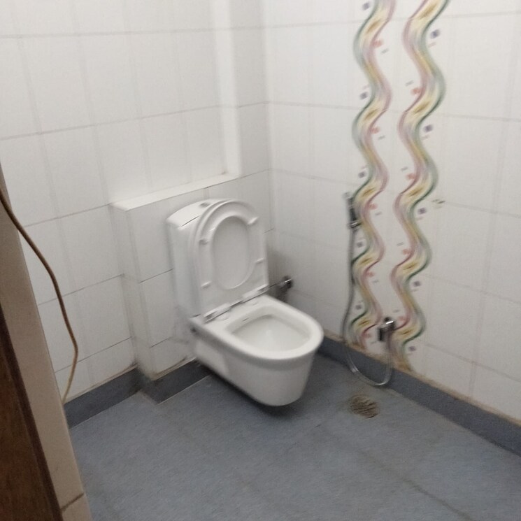 Bathroom, lajpat nagar iii 3 Bedroom 1600 Sq.Ft. Builder Floor In Lajpat Nagar Iii Delhi 8724374