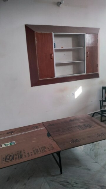 Room in 1 BHK Builder Floor at Sector 11 – for Rent