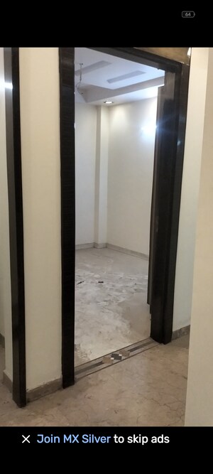Building Lobby in 3 BHK Builder Floor at New Rajdhani Enclave – for Sale