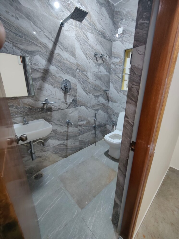 Attached Bathroom, vijayanagar 3 Bedroom 1200 Sq.Ft. Builder Floor In Vijayanagar Bangalore 8720860