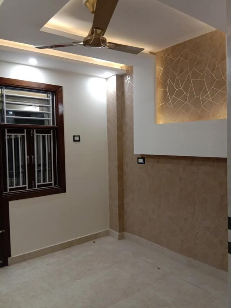 Room, sa-homes-i 2.5 Bedroom 451 Sq.Ft. Builder Floor In Uttam Nagar Delhi 8724413