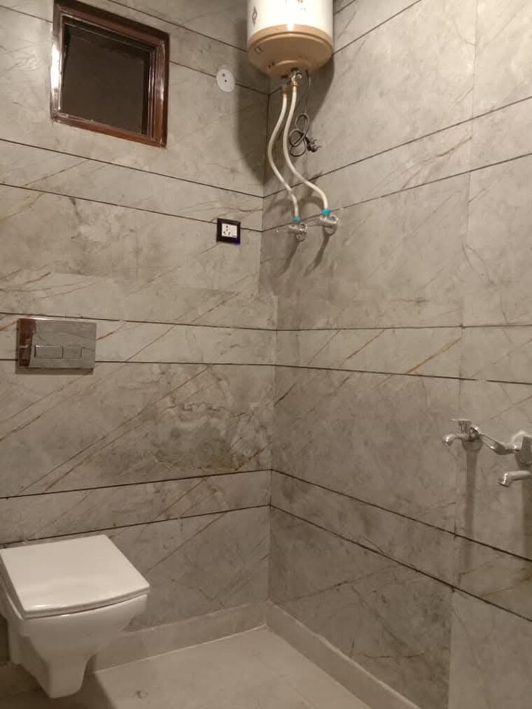 Bathroom, sa-homes-i 2.5 Bedroom 451 Sq.Ft. Builder Floor In Uttam Nagar Delhi 8724413