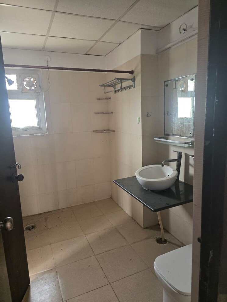 Bathroom, antriksh-nature 4 Bedroom 2670 Sq.Ft. Apartment In Sector 52 Noida 8724425