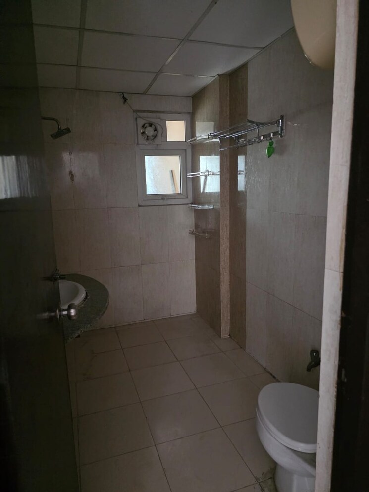 Bathroom, antriksh-nature 4 Bedroom 2670 Sq.Ft. Apartment In Sector 52 Noida 8724425