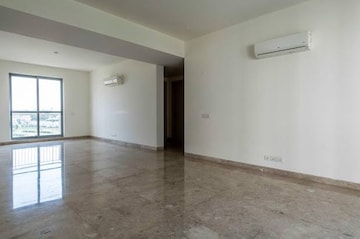 Room in 4 BHK Apartment at Sector 82a – for Sale