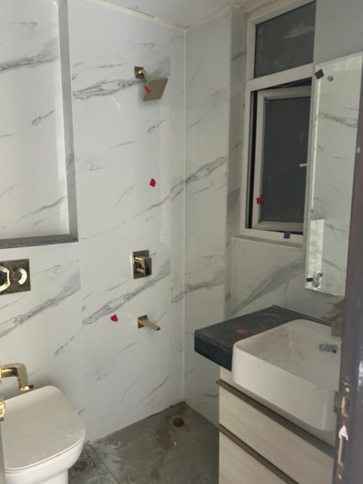Bathroom, smart-world-orchard 3 Bedroom 1680 Sq.Ft. Apartment In Sector 61 Gurgaon 8724488
