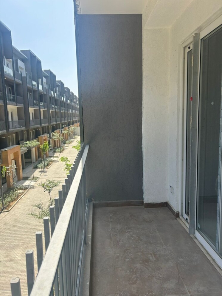 Balcony, smart-world-orchard 3 Bedroom 1680 Sq.Ft. Apartment In Sector 61 Gurgaon 8724488