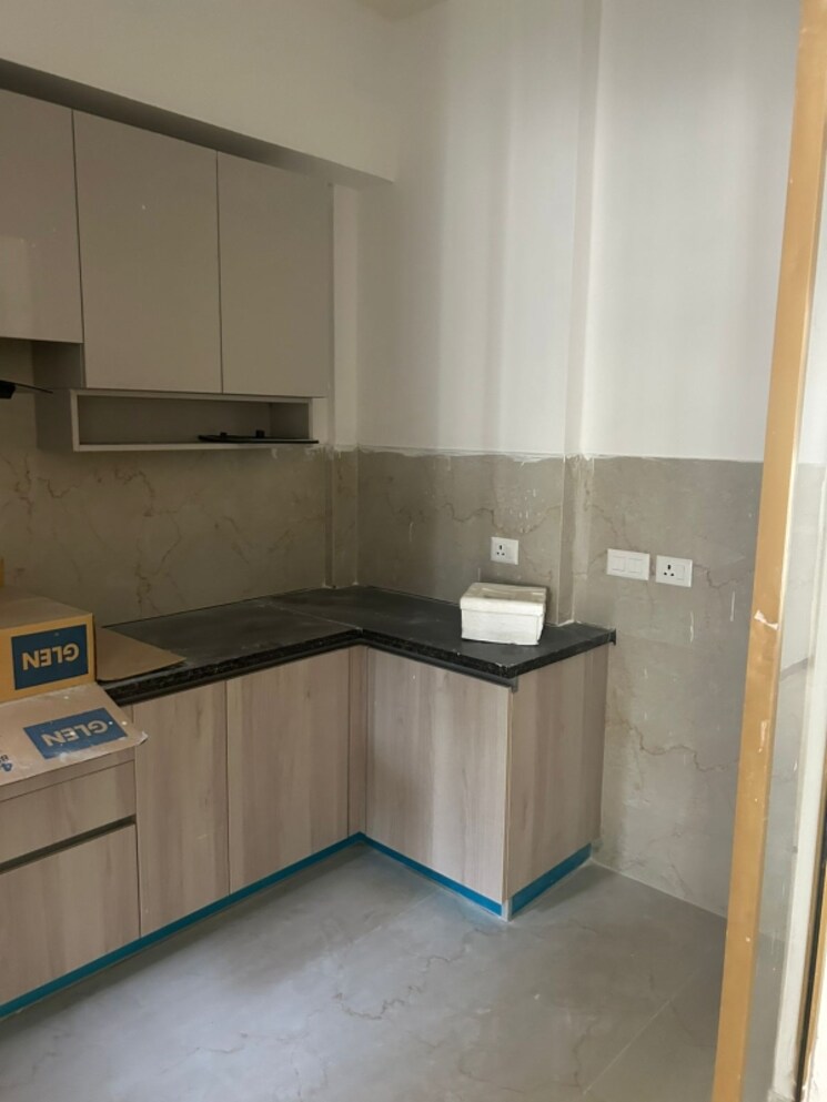 Kitchen, smart-world-orchard 3 Bedroom 1680 Sq.Ft. Apartment In Sector 61 Gurgaon 8724488