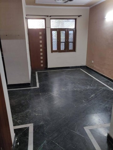 1 RK Builder Floor For Rent in Sector 12