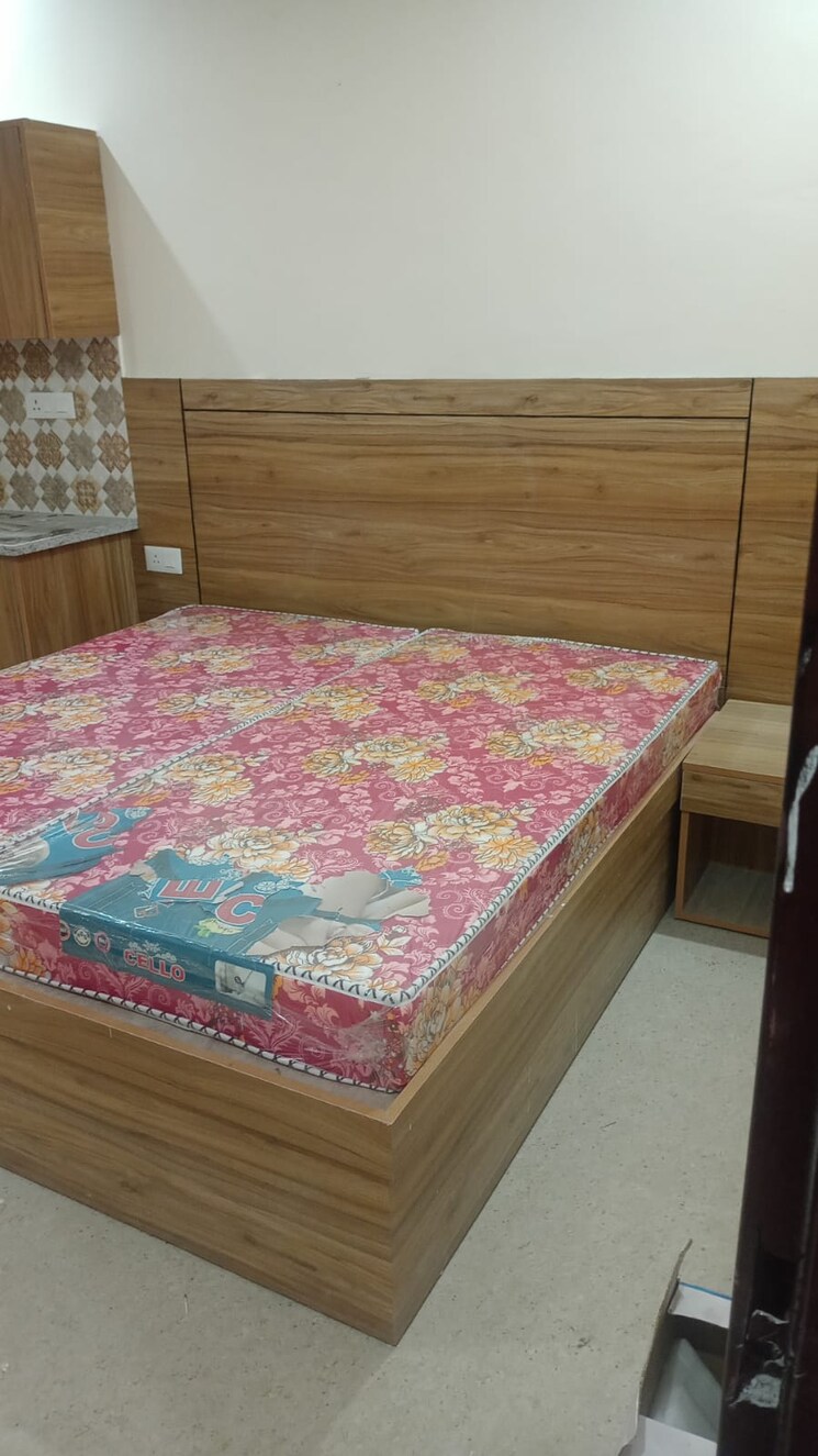 Bedroom, unitech-cyber-park 1 RK 280 Sq.Ft. Builder Floor In Sector 39 Gurgaon 8724582