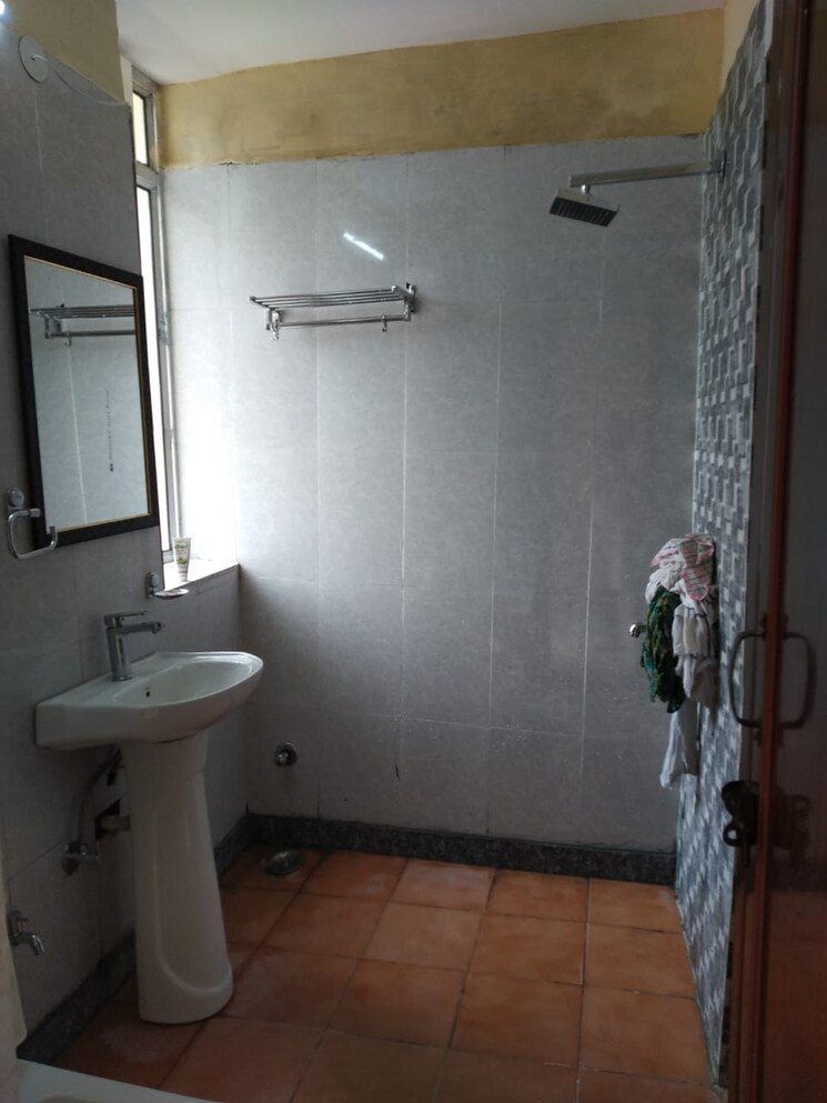 Bathroom, sector 9 dwarka 2 Bedroom 1250 Sq.Ft. Apartment In Sector 9 Dwarka Delhi 8724608
