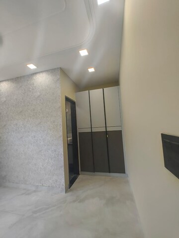 Room in 2.5 BHK Builder Floor at RWA Apartments Sector 26, Sector 26 – for Rent