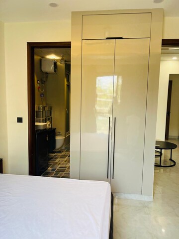Room in 2 BHK Builder Floor at Gupta Awas, Sector 43 – for Rent