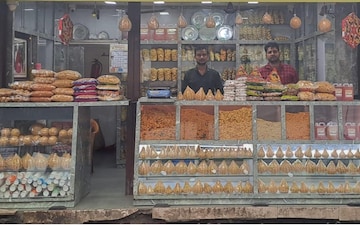 Shop For Rent in Lalbaug