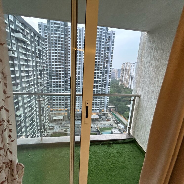 Balcony, courtyard-by-narang-realty-and-the-wadhwa-group 5 Bedroom 1700 Sq.Ft. Apartment In Unnathi Gardens Thane 8725001
