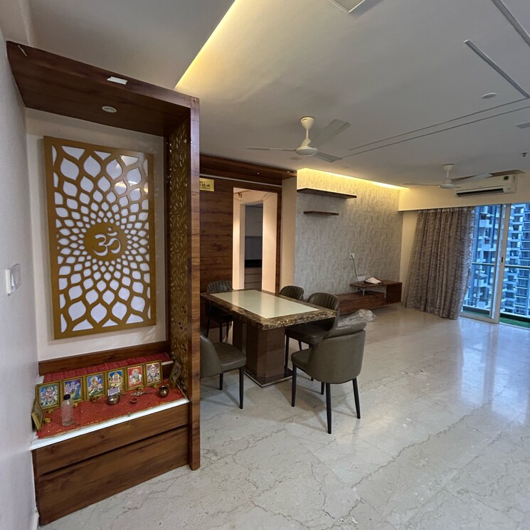 Living Room, courtyard-by-narang-realty-and-the-wadhwa-group 5 Bedroom 1700 Sq.Ft. Apartment In Unnathi Gardens Thane 8725001