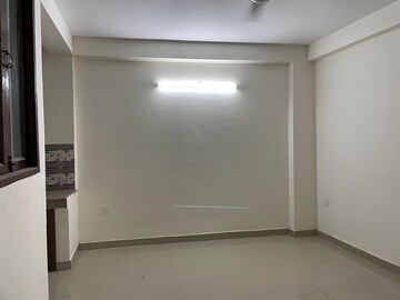 Room in 2 BHK Builder Floor at Paryavaran Complex – for Rent