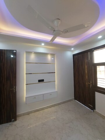 Room in 2 BHK Apartment at Sector 18 Dwarka – for Rent