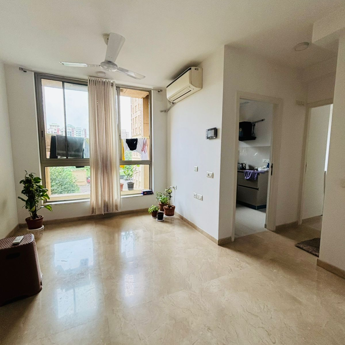 1 BHK Apartment For Rent in Hiranandani Solitaire Studio Apartment