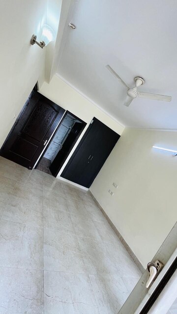 Furnished Amenities in 2 BHK Apartment at Gaur Yamuna City Gaur Suites, Gaur Yamuna City – for Rent