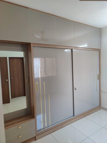 Room in 3 BHK Apartment at Prestige Finsbury Park Regent, Bagaluru  – for Rent