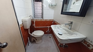 Team Area in 2 BHK Apartment at Mahim – for Sale