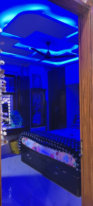 Bedroom in 3 BHK Builder Floor at Dwarka Mor – for Rent