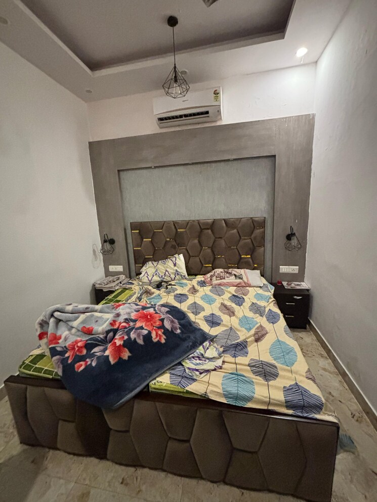 Bedroom, greater kailash i 4 Bedroom 208 Sq.Yd. Builder Floor In Greater Kailash I Delhi 8725364