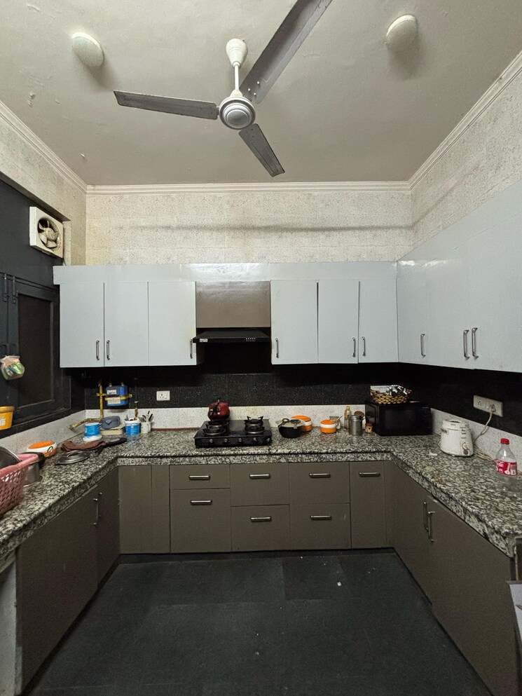 Kitchen, greater kailash i 4 Bedroom 208 Sq.Yd. Builder Floor In Greater Kailash I Delhi 8725364